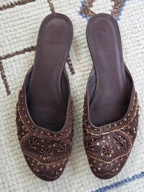 Kenneth Cole Reaction Brown Beaded Slides, Size 10